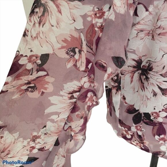Charlotte Russe Lavender Floral Top Size M - Picture 3 of 4